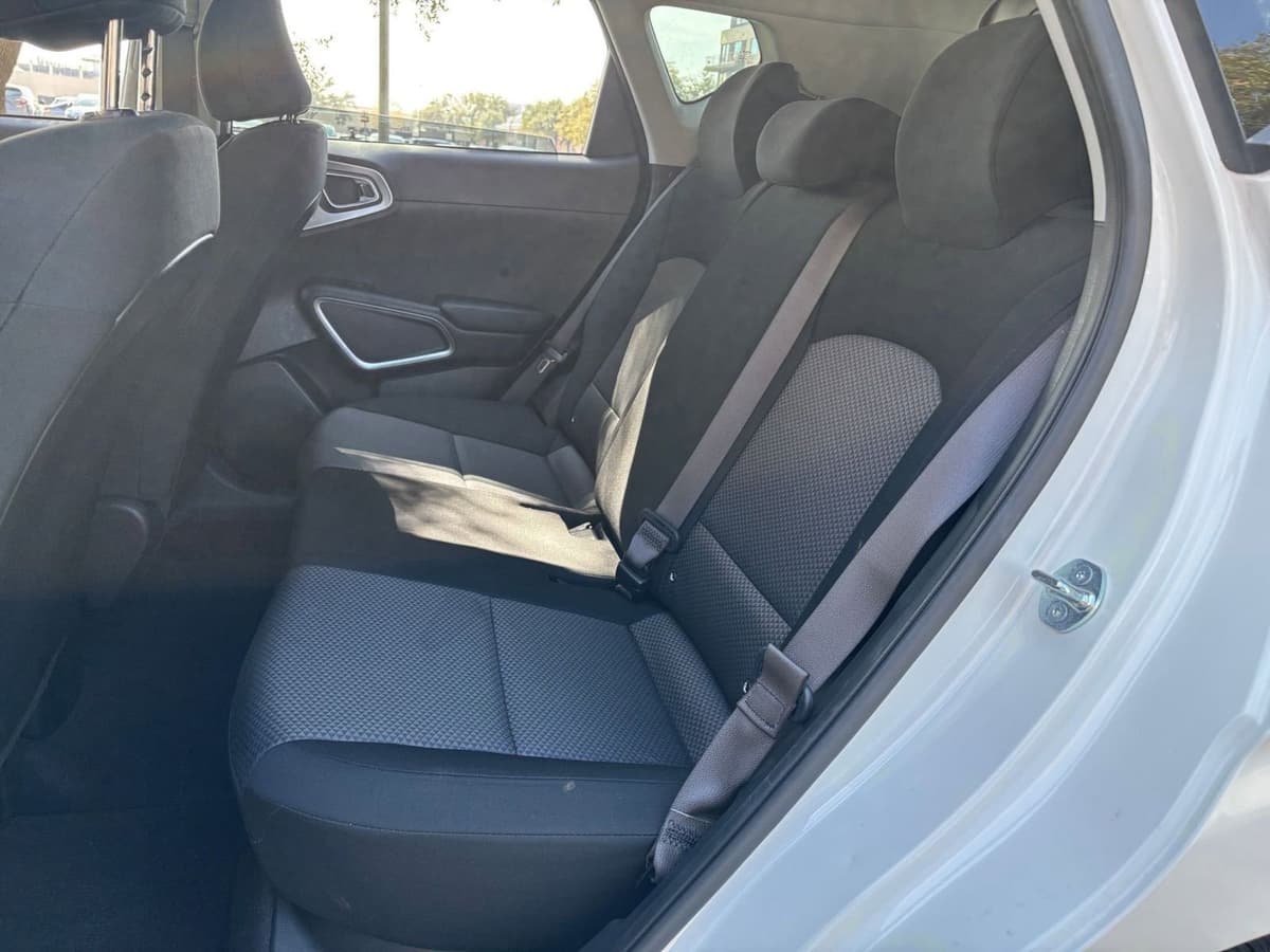 2025 Kia Soul - Image 21