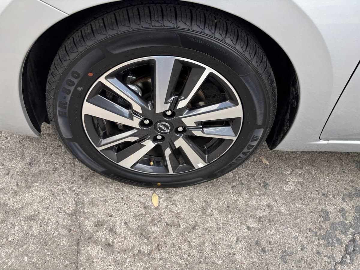 2025 Nissan Versa - Image 25