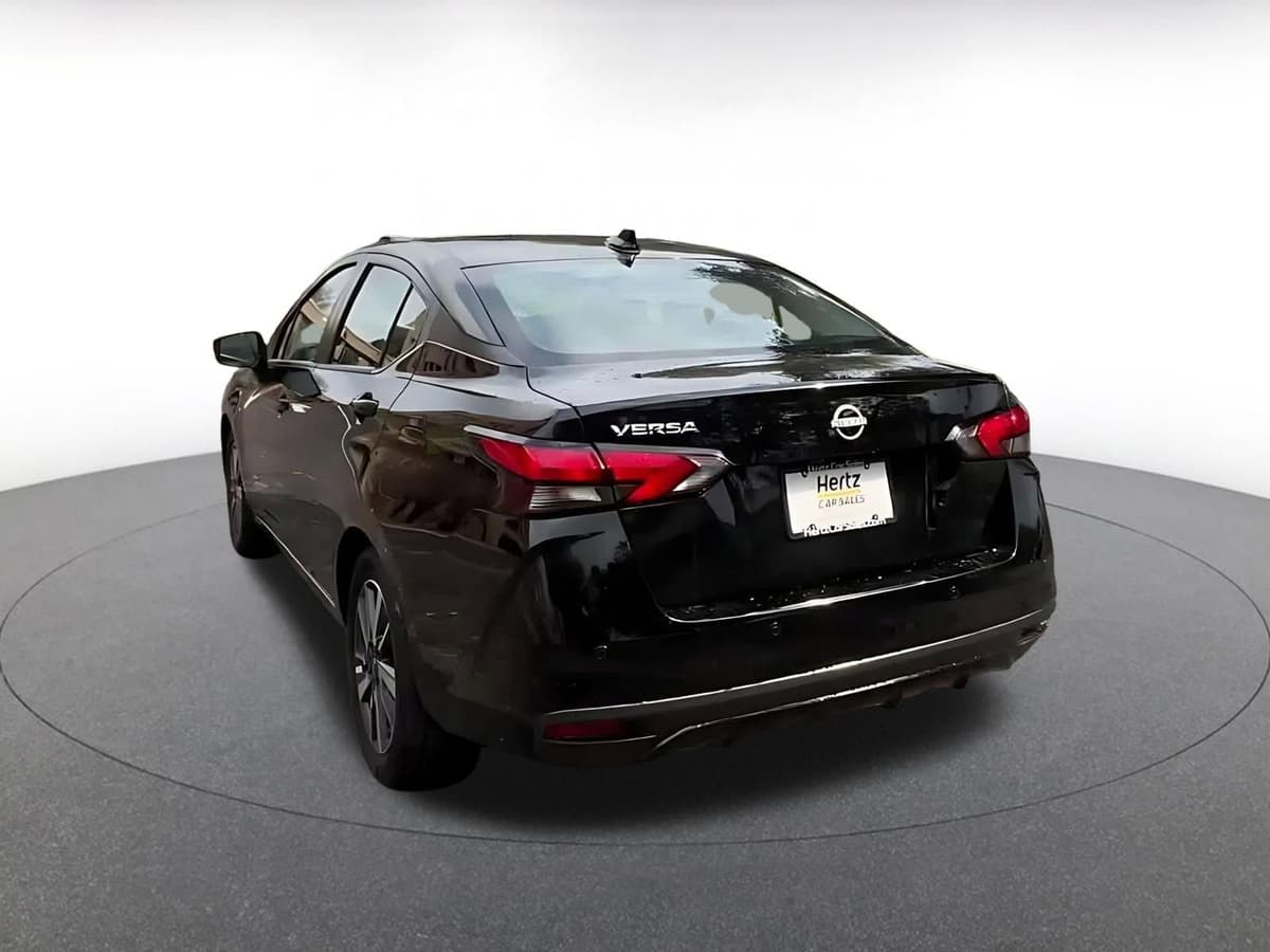 2025 Nissan Versa - Image 11