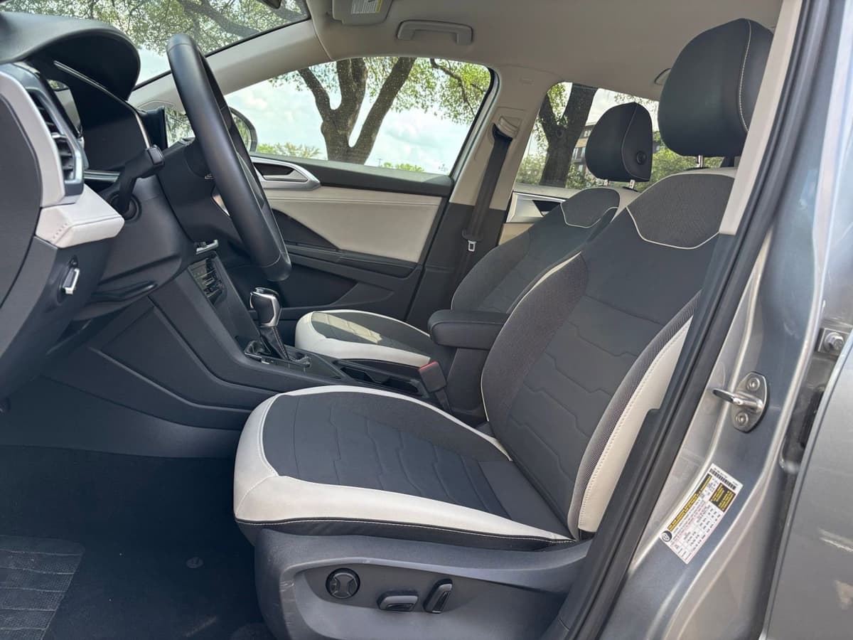 2025 Volkswagen Taos - Image 22