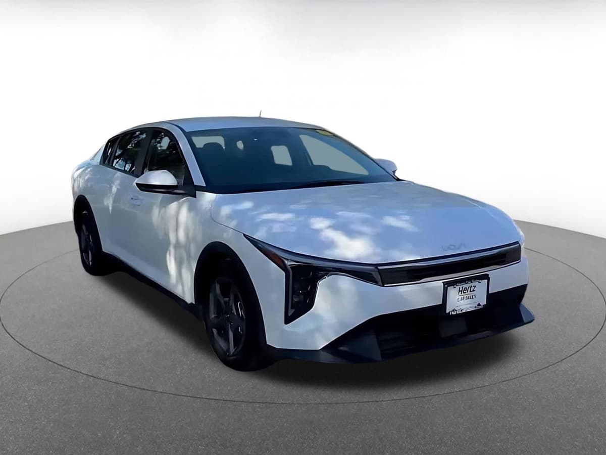 2025 Kia K4 - Image 3