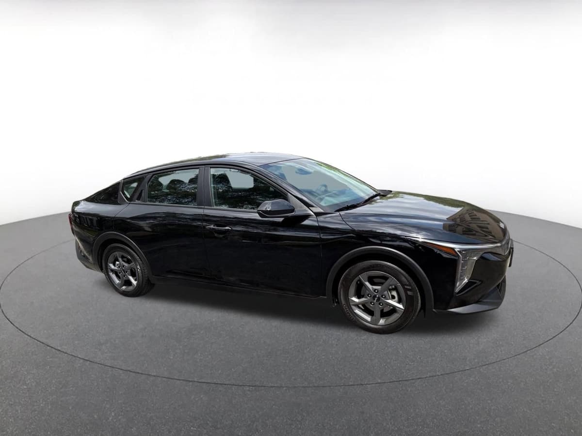 2025 Kia K4 - Image 1