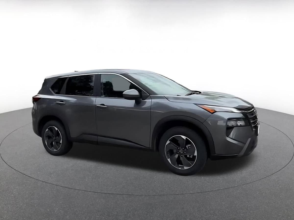 2025 Nissan Rogue - Image 2