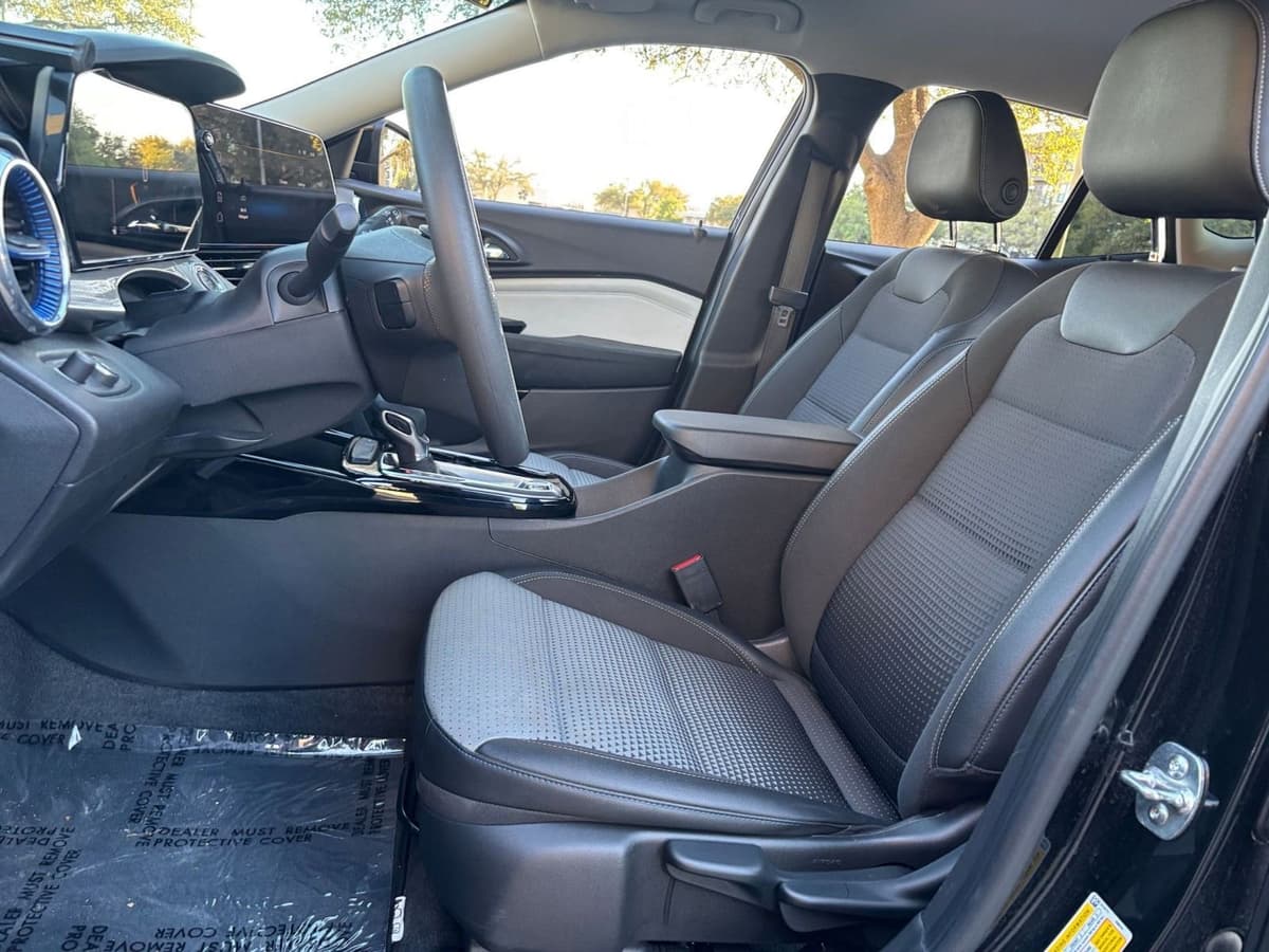 2025 Chevrolet Trax - Image 22