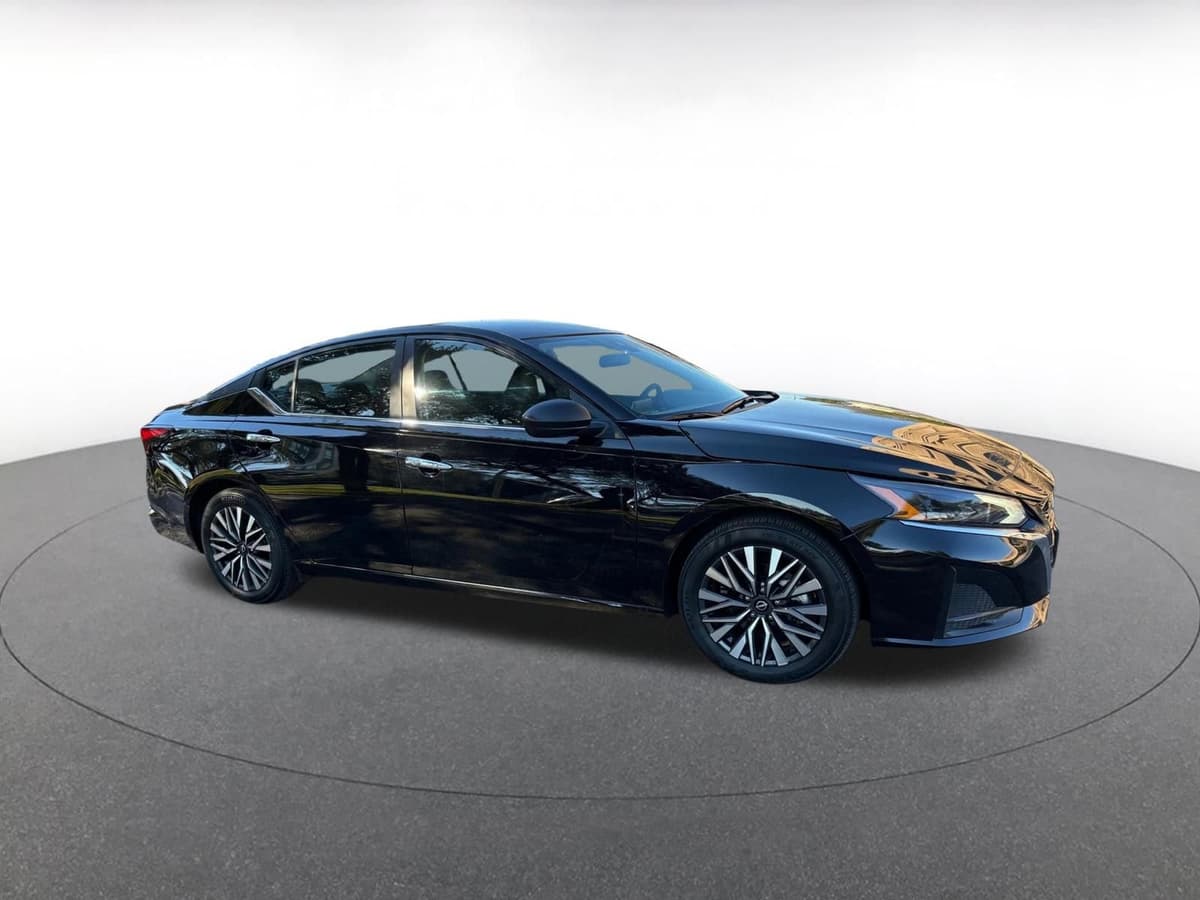 2025 Nissan Altima - Image 1