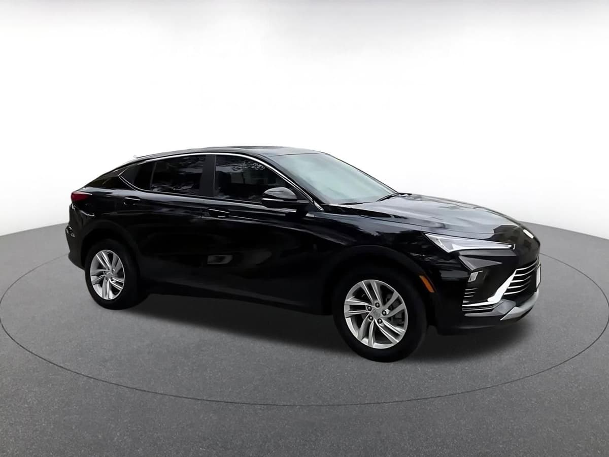 2025 Buick Envista - Image 2