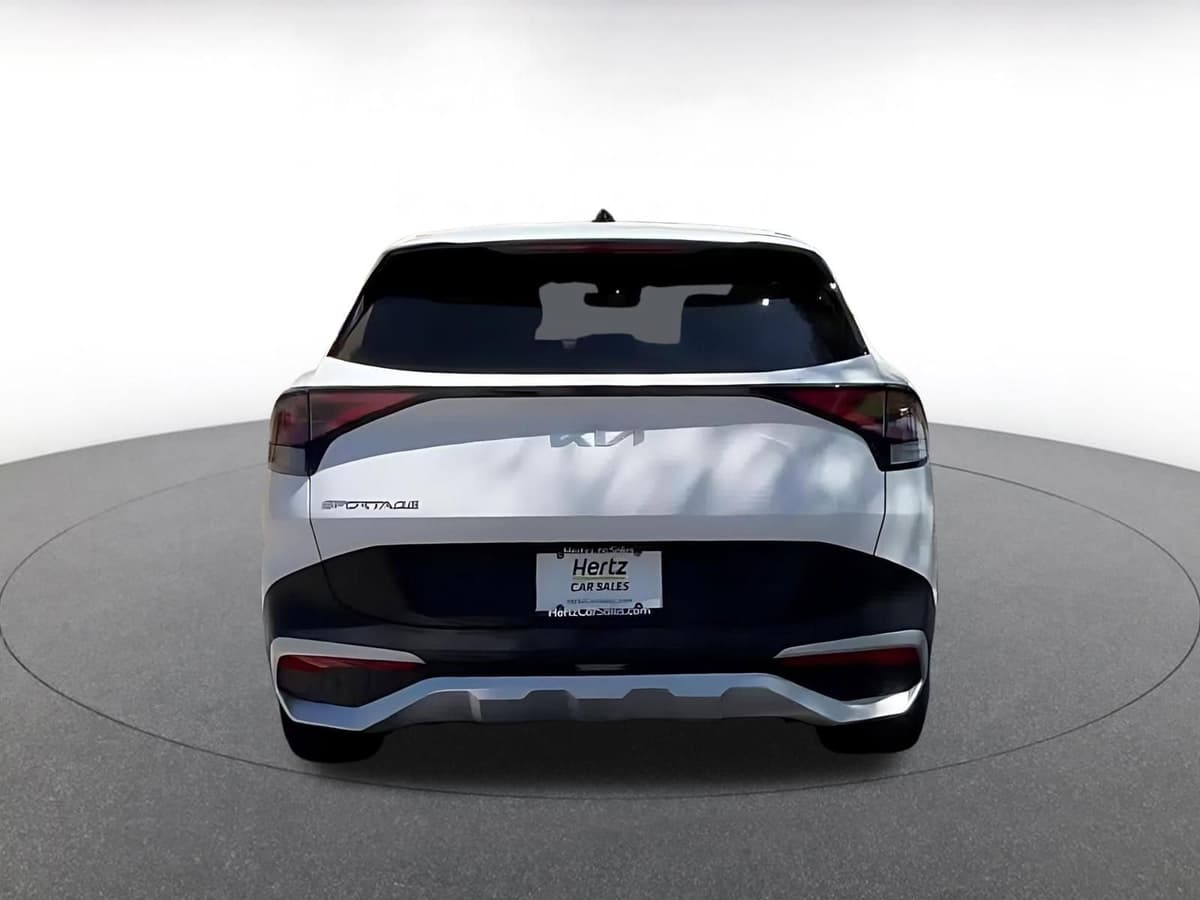 2025 Kia Sportage - Image 12
