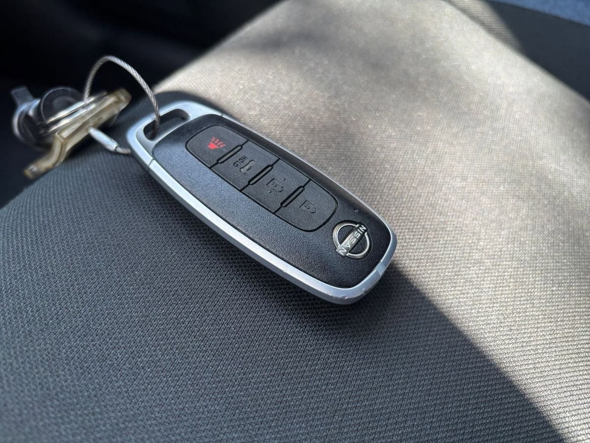 2025 Nissan Versa - Image 20