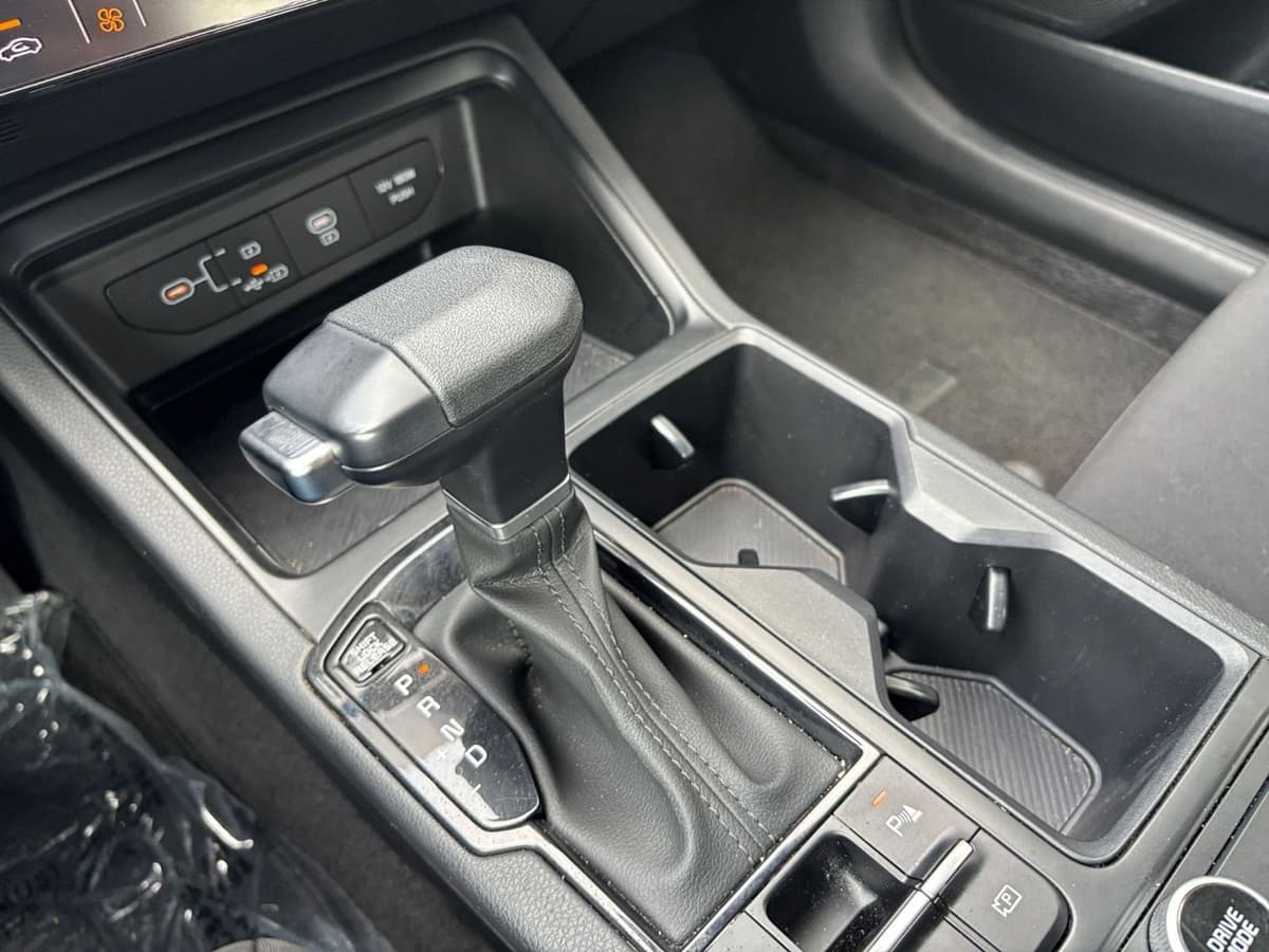 2025 Kia K5 - Image 36