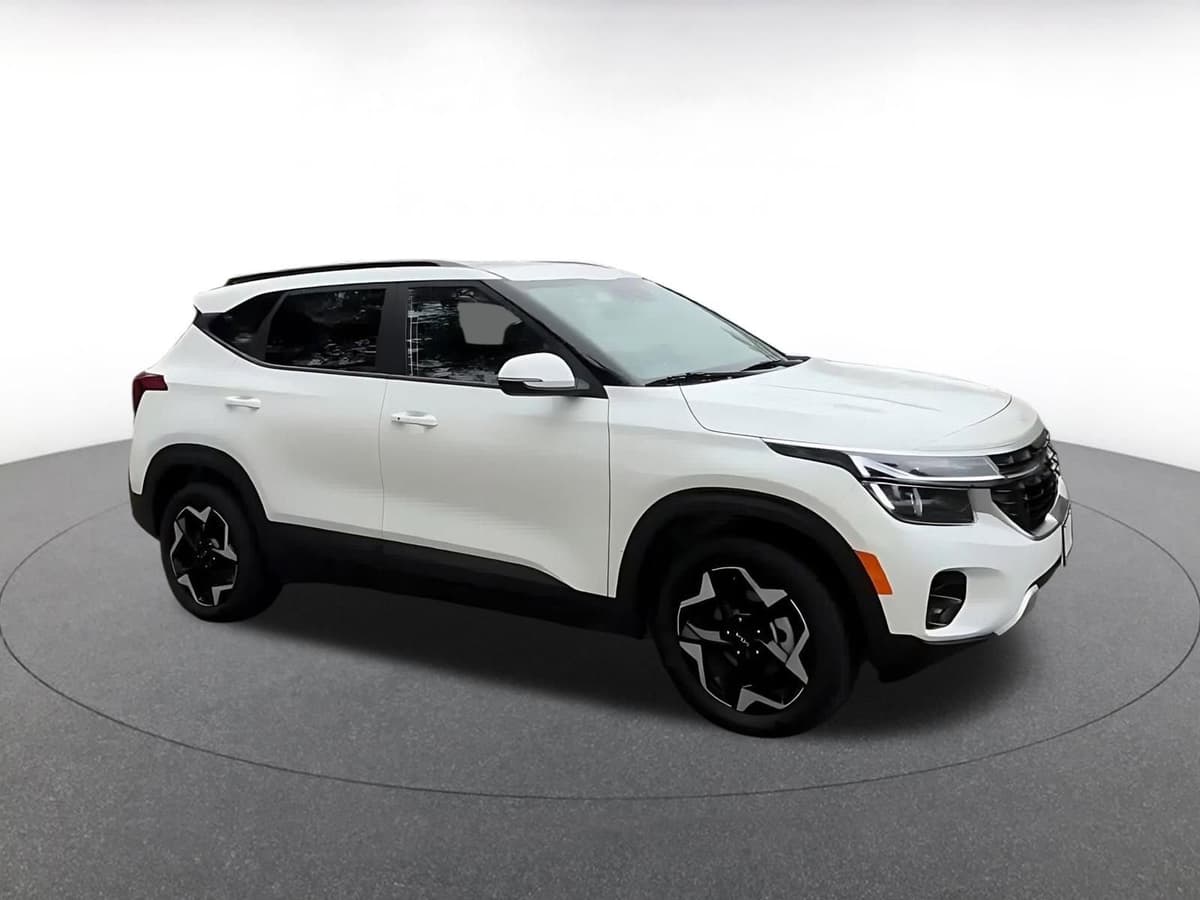 2025 Kia Seltos - Image 2