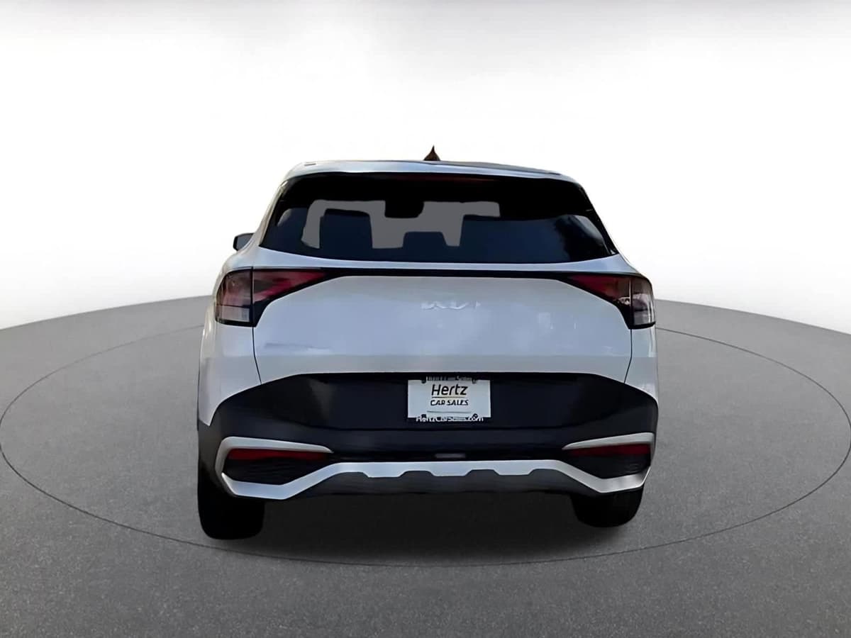 2025 Kia Sportage - Image 12