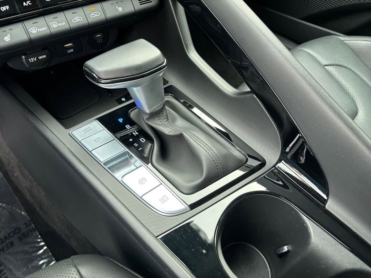 2025 Hyundai Elantra - Image 36