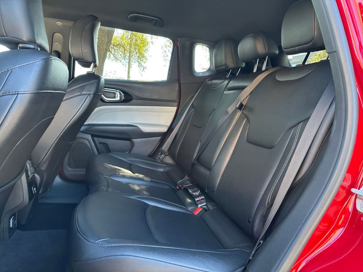 2025 Jeep Compass - Image 21