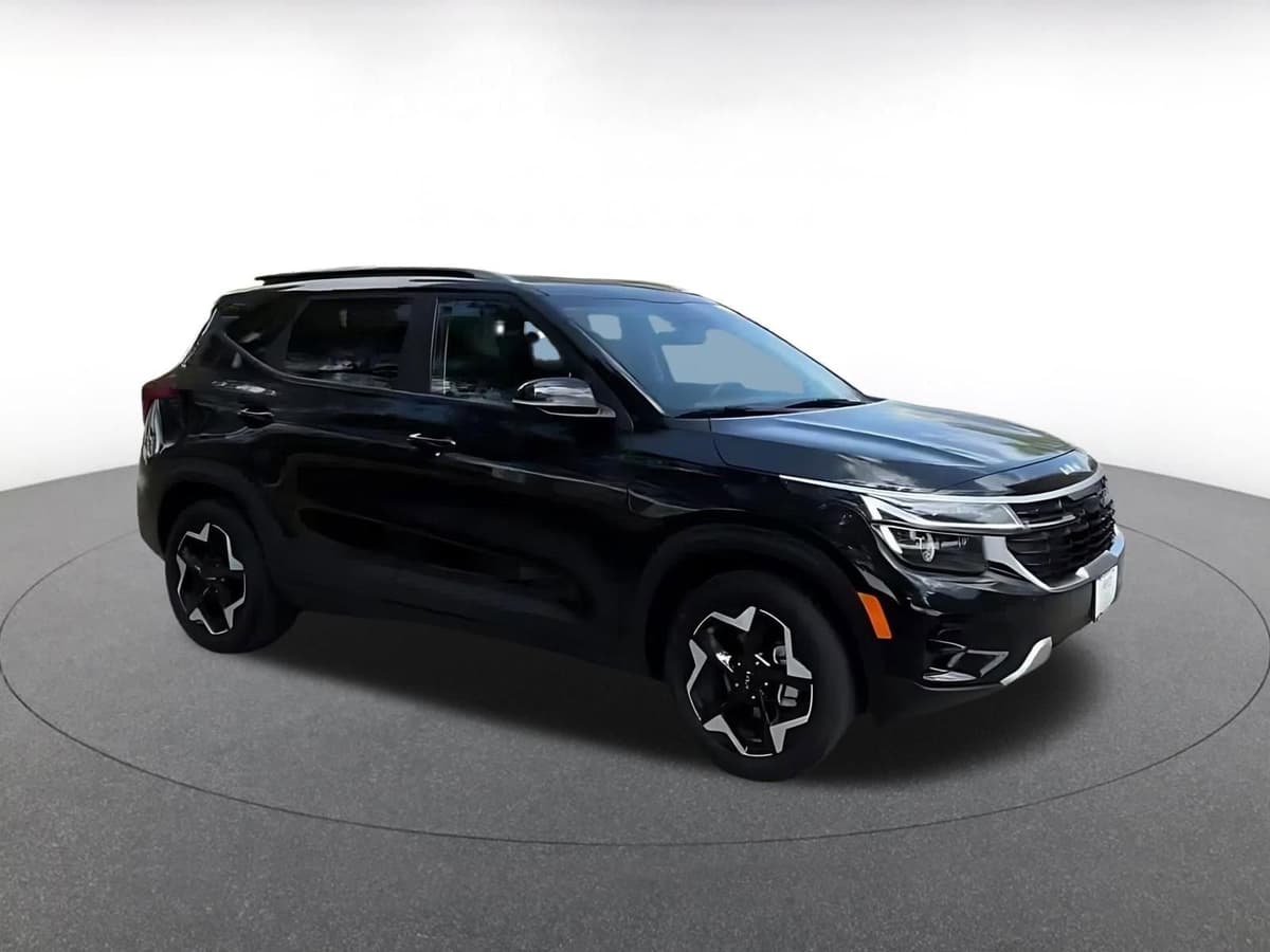 2025 Kia Seltos - Image 2