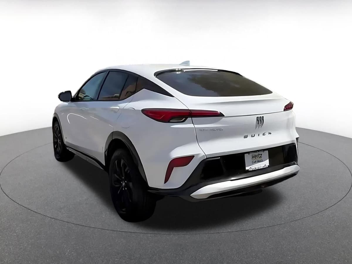 2025 Buick Envista - Image 11