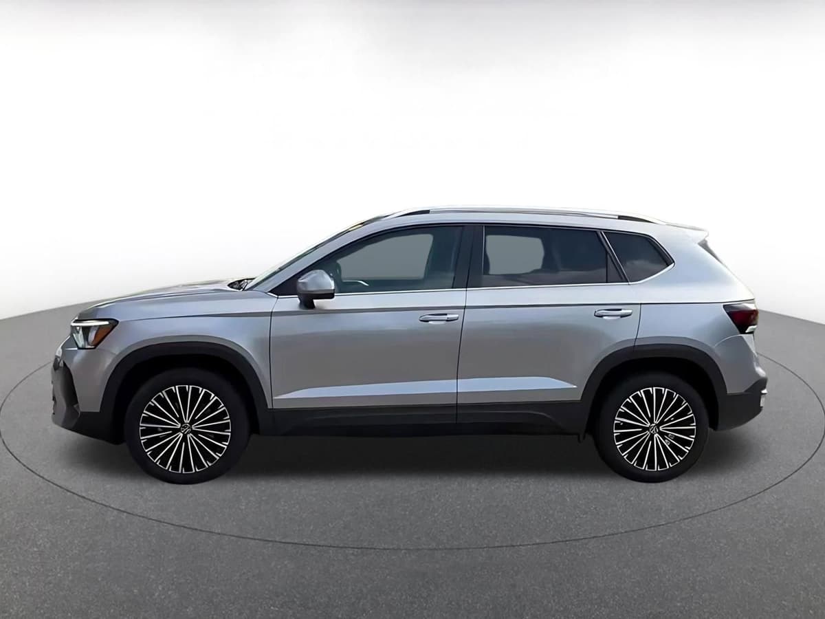 2025 Volkswagen Taos - Image 10