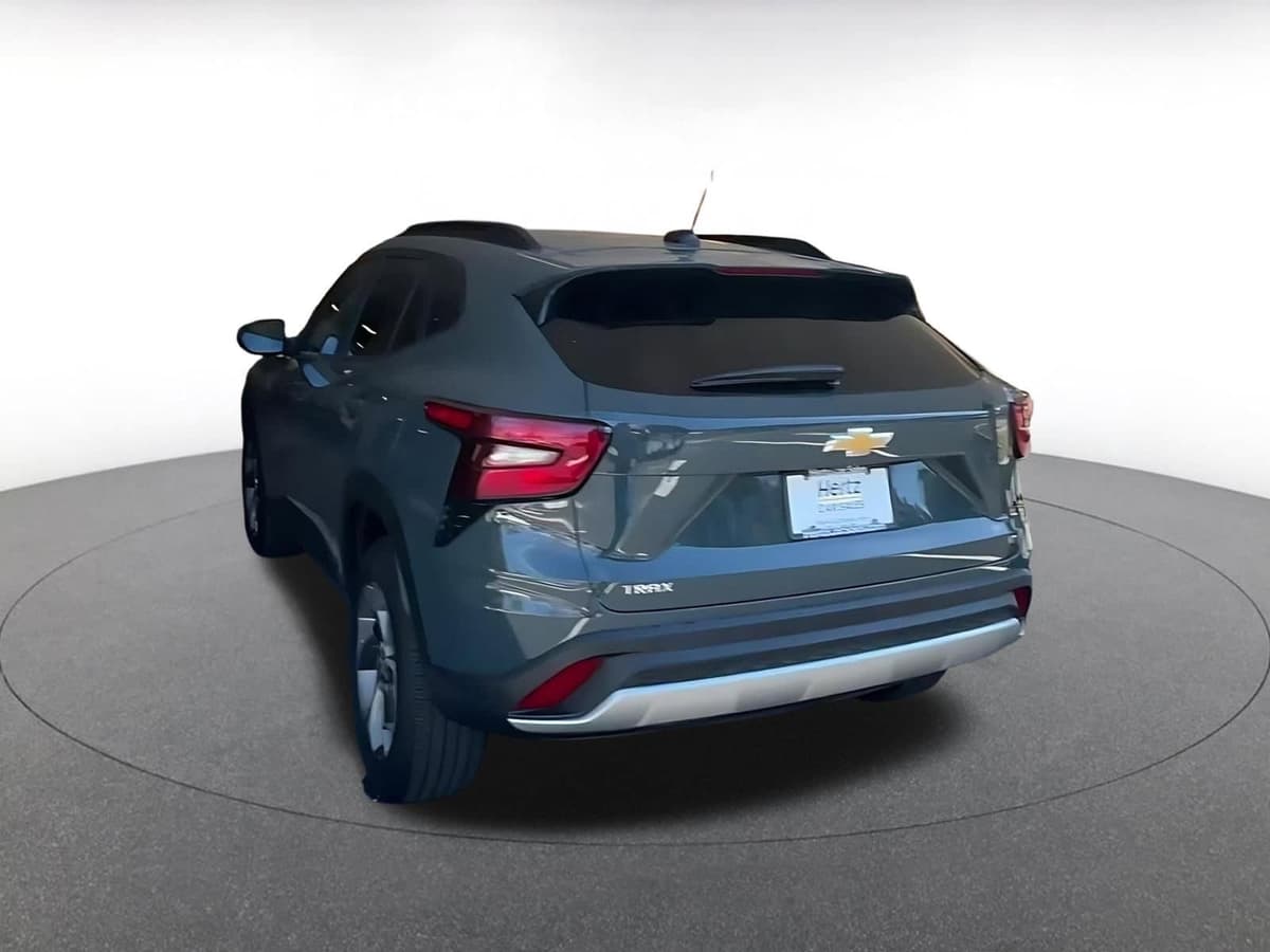 2025 Chevrolet Trax - Image 11