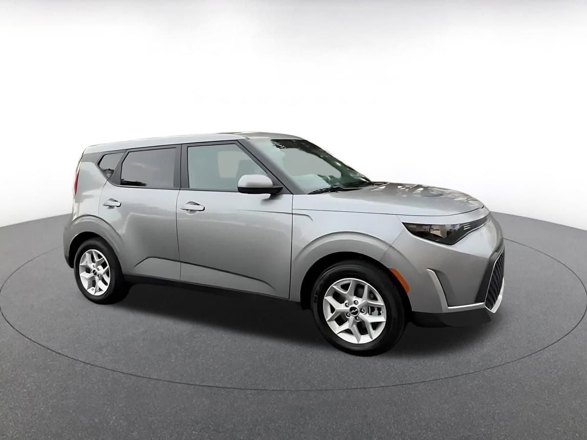 2025 Kia Soul - Image 2
