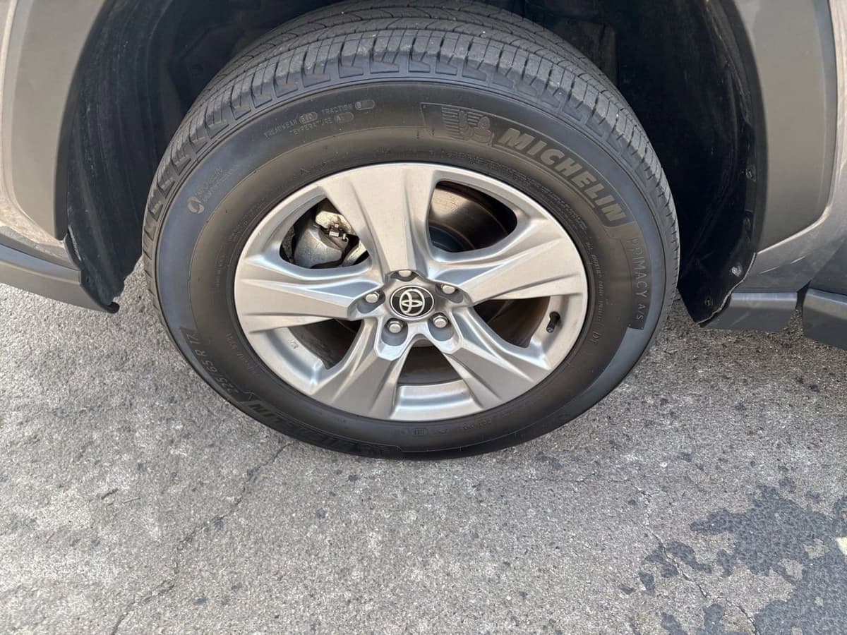 2025 Toyota RAV4 Hybrid - Image 25