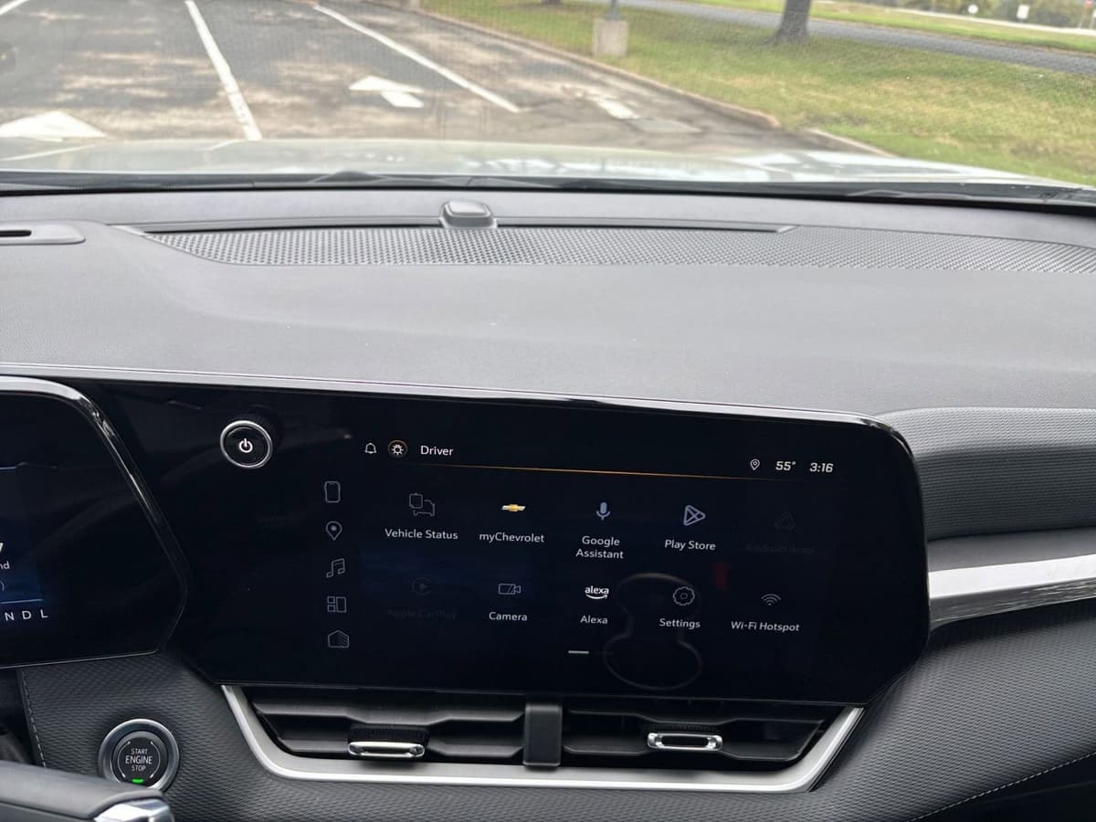 2025 Chevrolet Equinox - Image 17