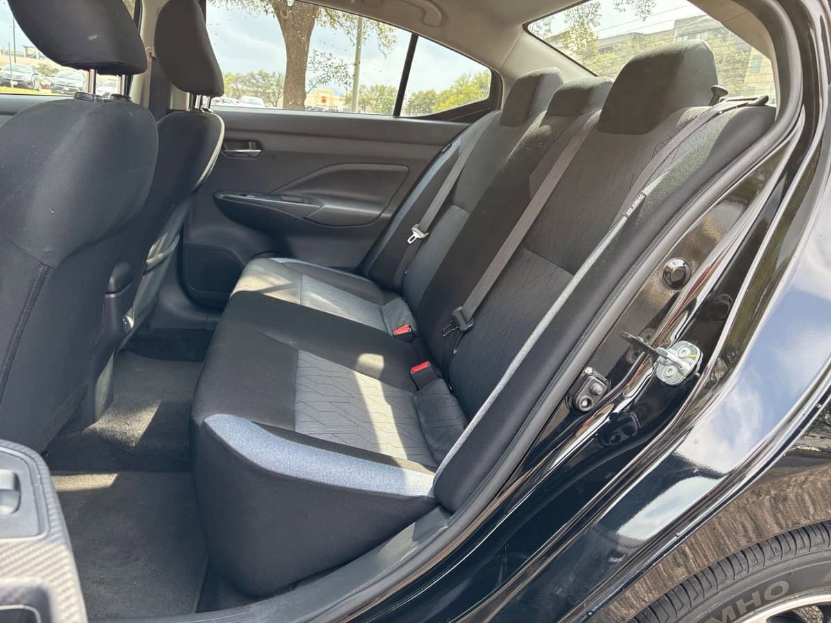 2025 Nissan Versa - Image 21