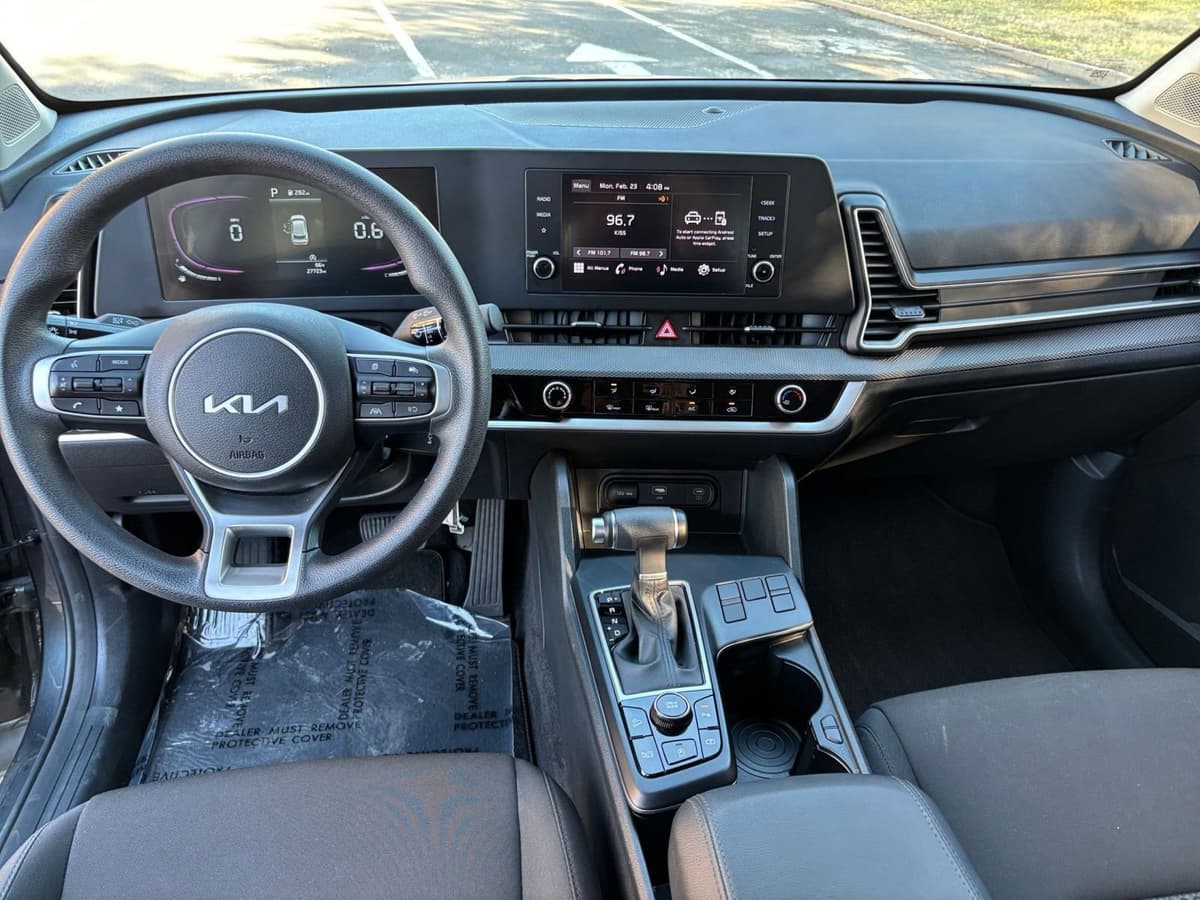 2025 Kia Sportage - Image 28