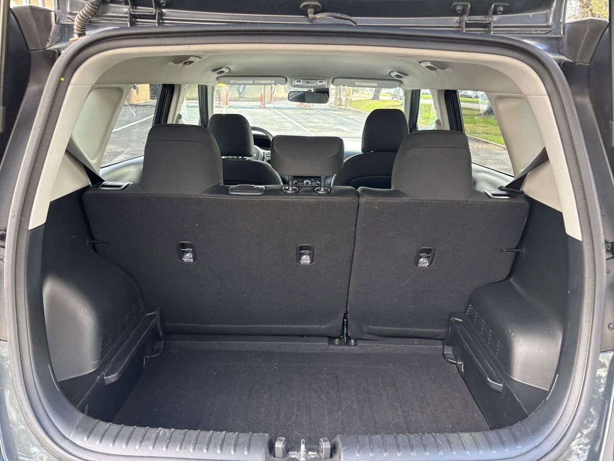 2025 Kia Sportage - Image 28