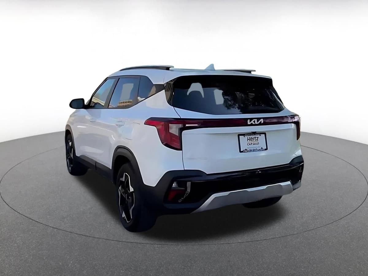 2025 Kia Seltos - Image 11