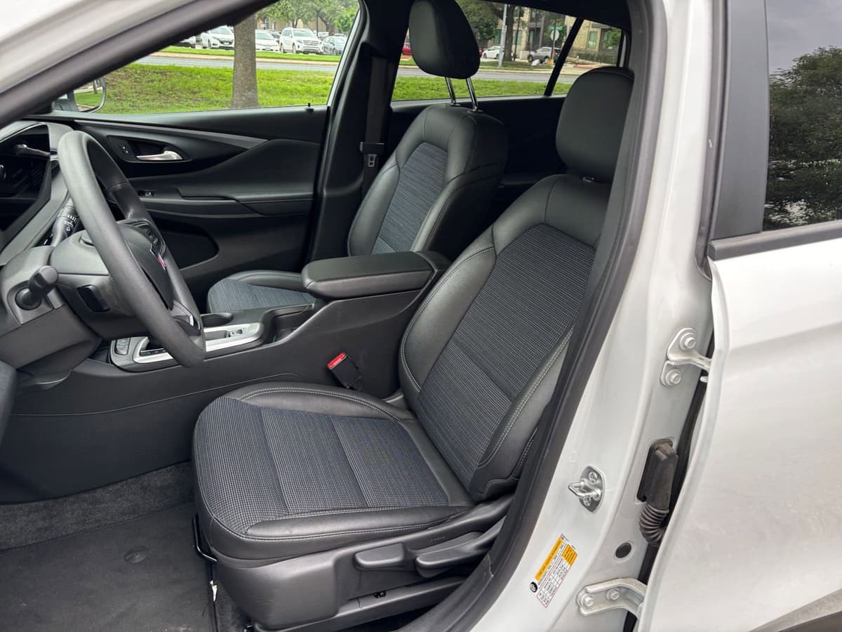 2025 Buick Envista - Image 31