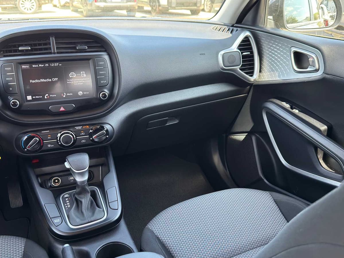 2023 Kia Soul - Image 24