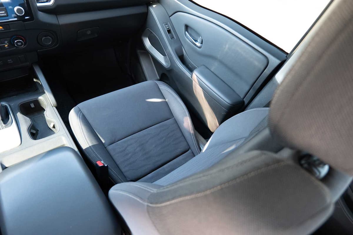 2022 Nissan Frontier - Image 28