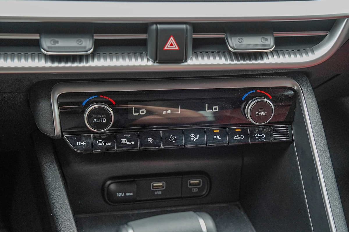 2024 Kia K5 - Image 20