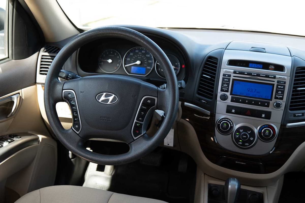 2012 Hyundai Santa Fe - Image 27