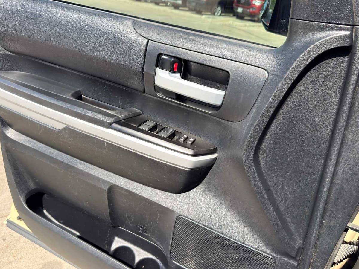 2019 Toyota Tundra - Image 24