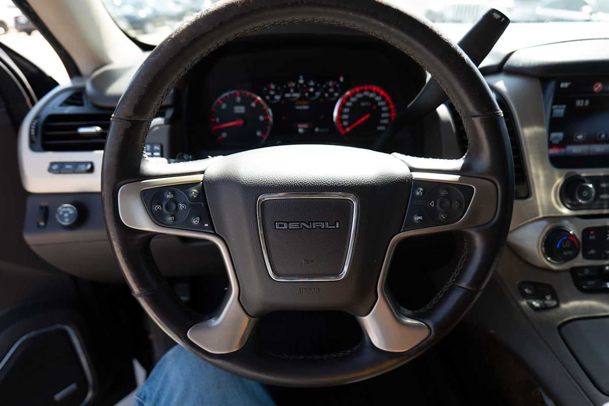 2015 GMC Yukon - Image 12