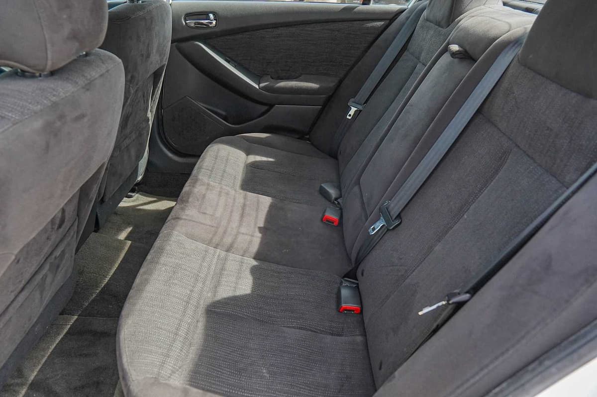 2012 Nissan Altima - Image 25