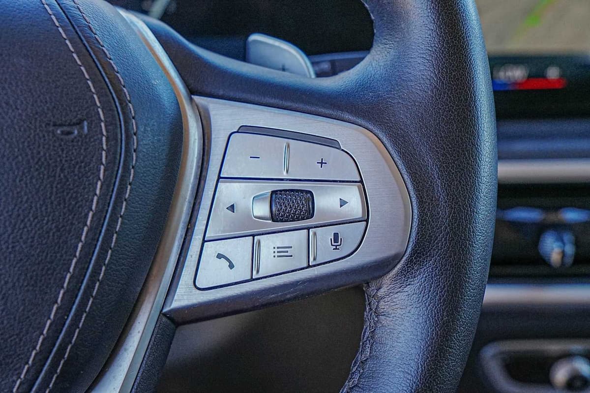 2023 BMW X7 - Image 16