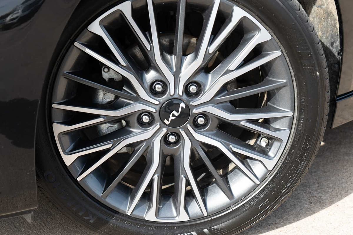 2024 Kia Forte - Image 2