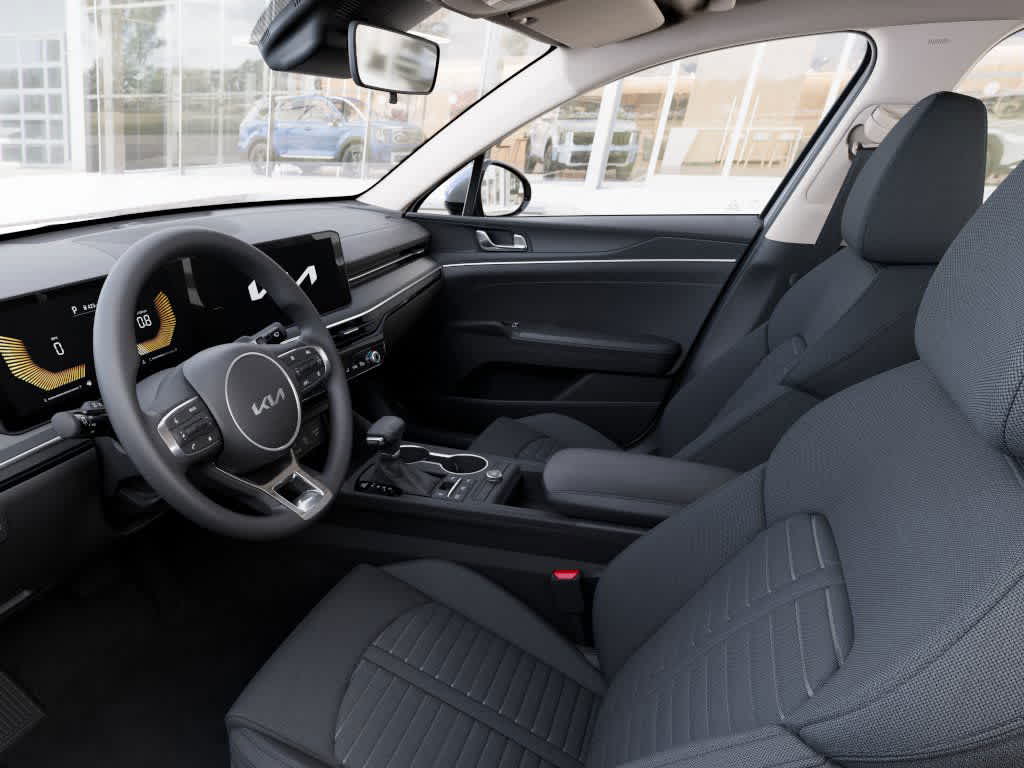 2026 Kia K5 - Image 17