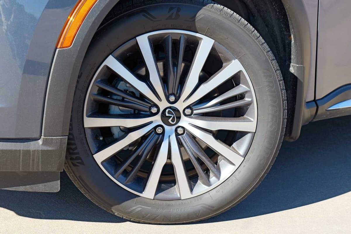 2023 INFINITI QX60 - Image 2