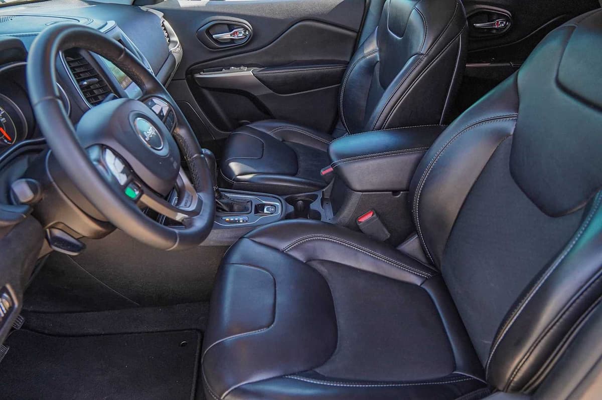 2019 Jeep Cherokee - Image 10