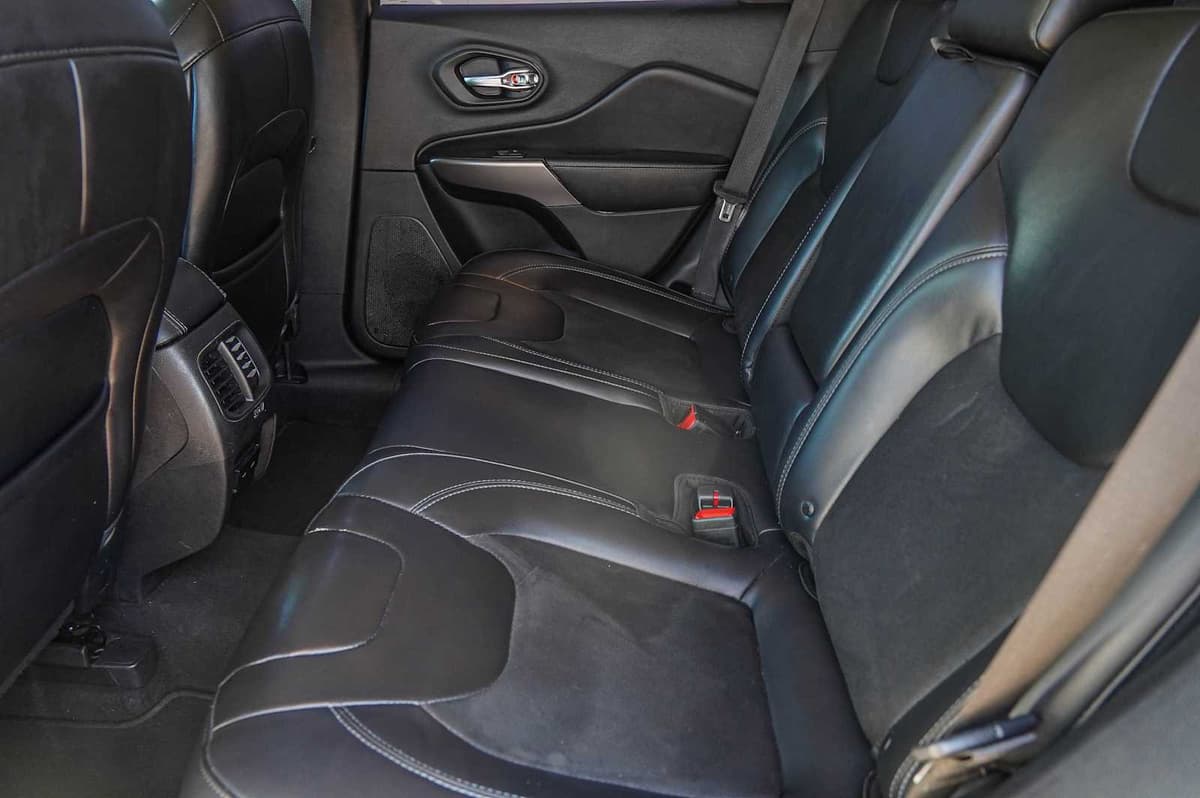 2019 Jeep Cherokee - Image 25