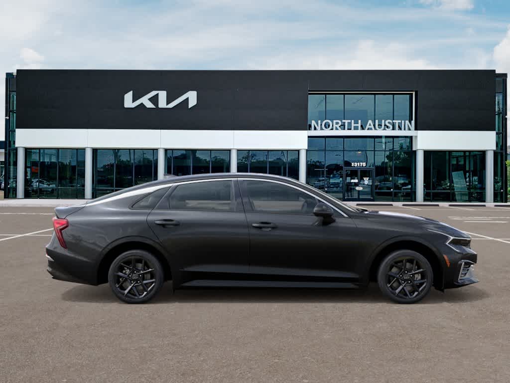 2026 Kia K5 - Image 7