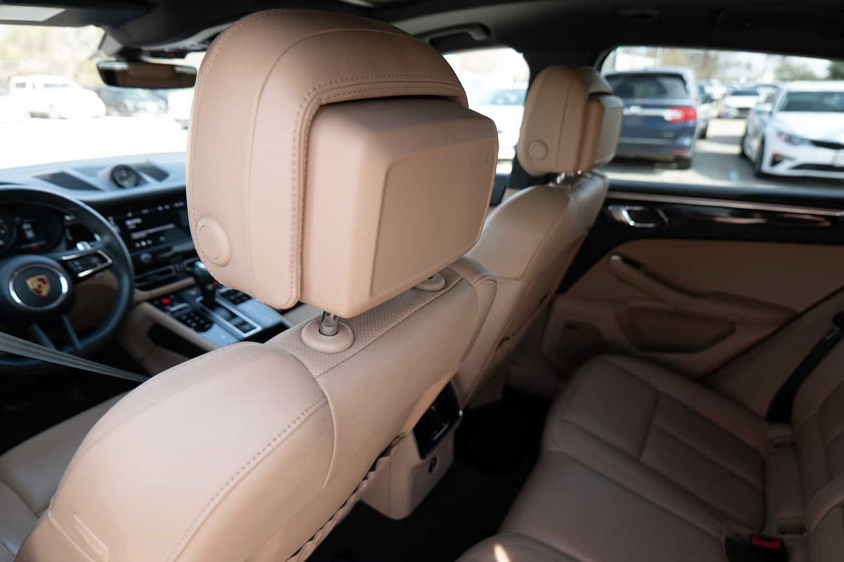 2024 Porsche Macan - Image 22