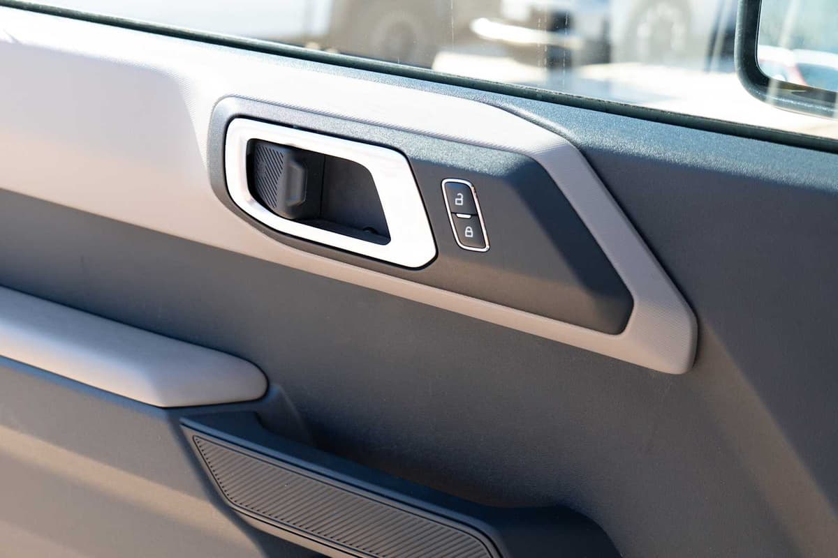 2022 Ford Bronco - Image 21