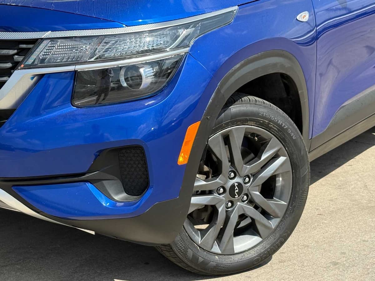 2023 Kia Seltos - Image 2