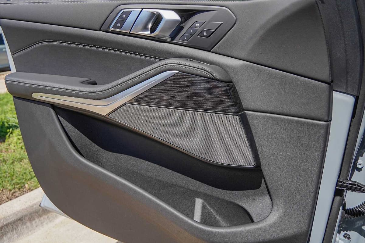 2026 BMW X5 - Image 25