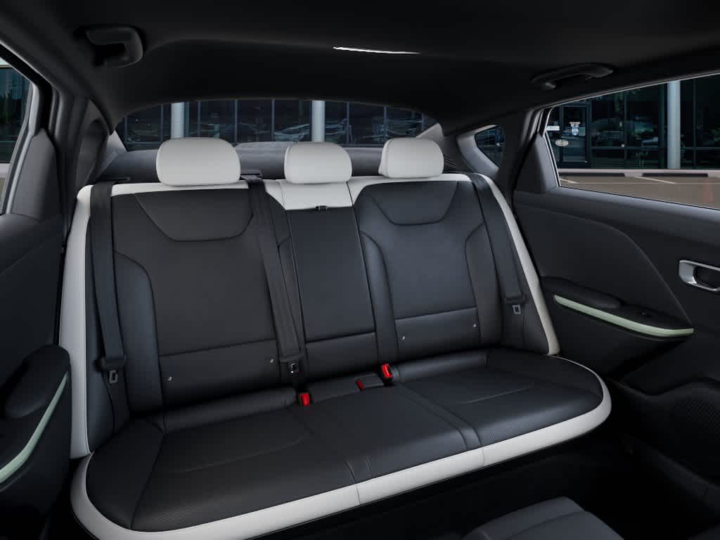 2026 Kia K4 - Image 16