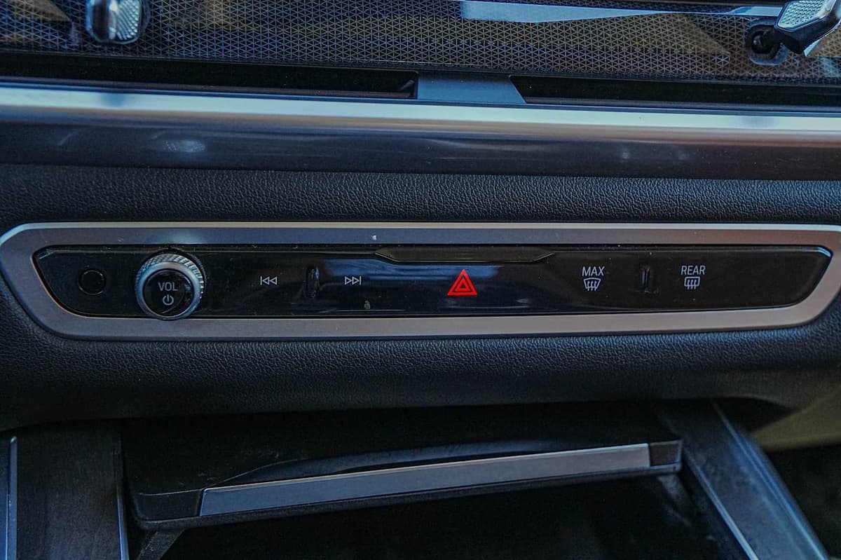 2023 BMW X7 - Image 21