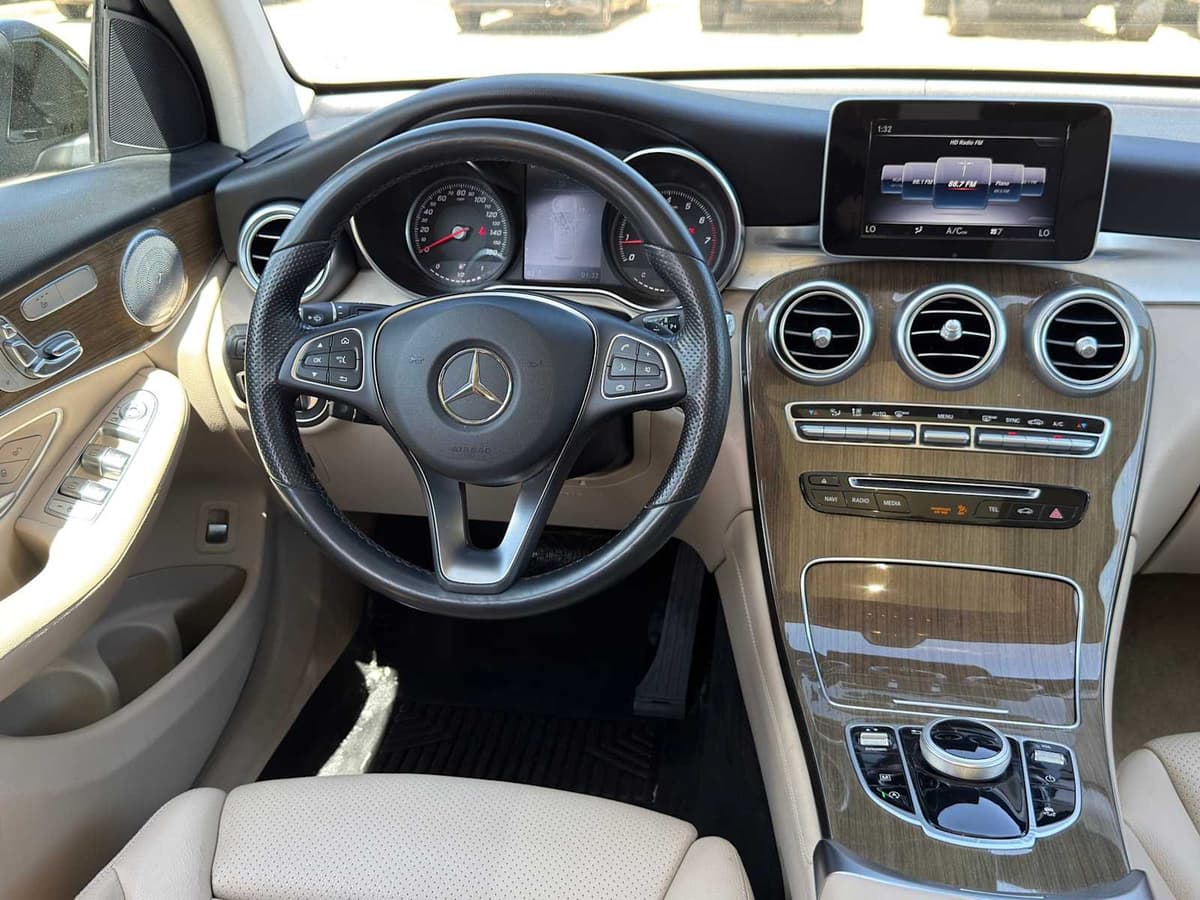 2018 Mercedes-Benz GLC 300 - Image 26